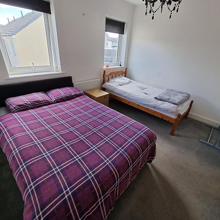 King En-Suite Close To The A30 Camborne Bagian luar foto
